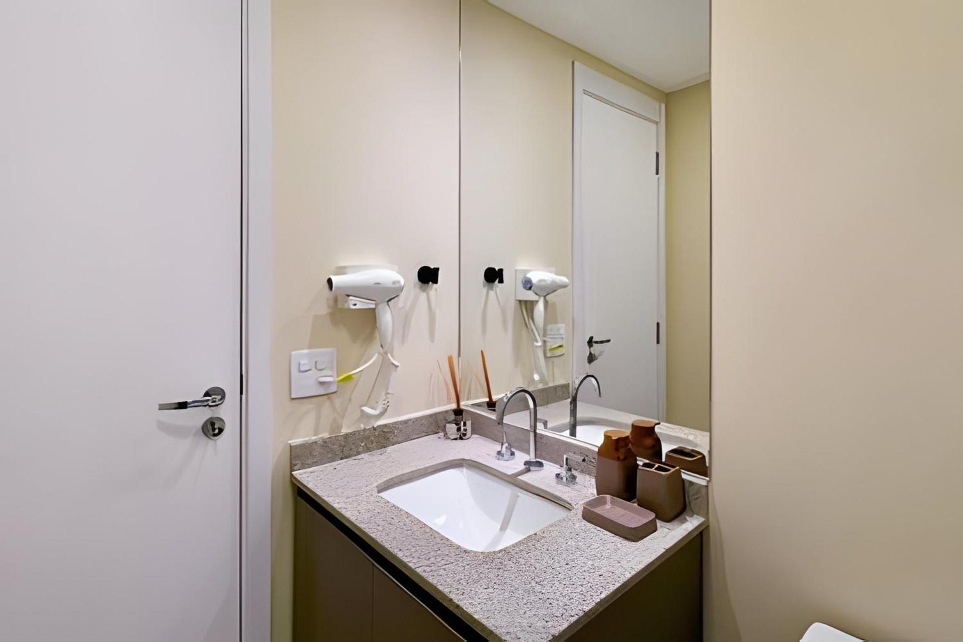 Apartamento Wi-fi E A/c. Prox. Met