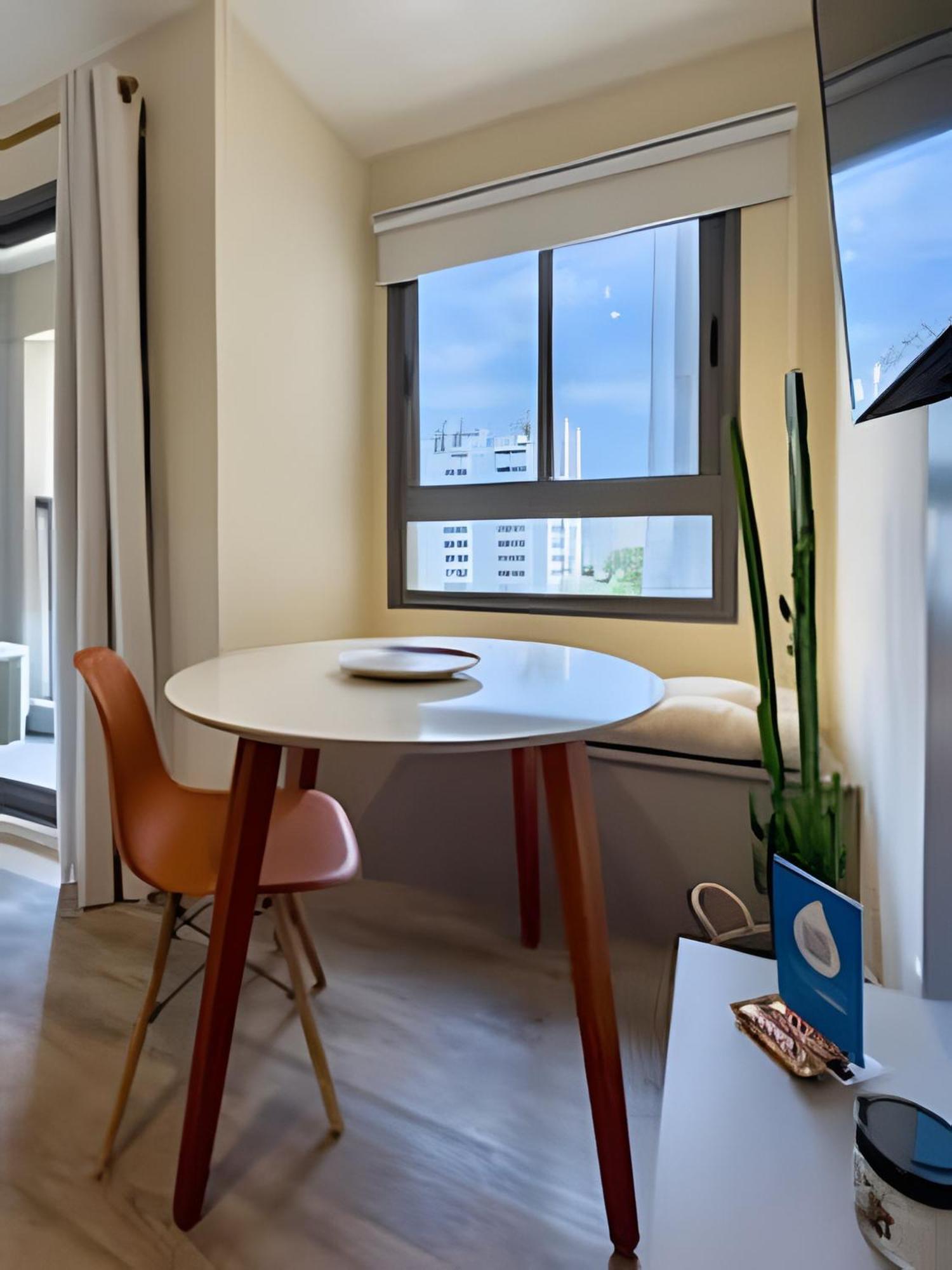 Wi-fi E A/c. Prox. Met Apartamento São Paulo